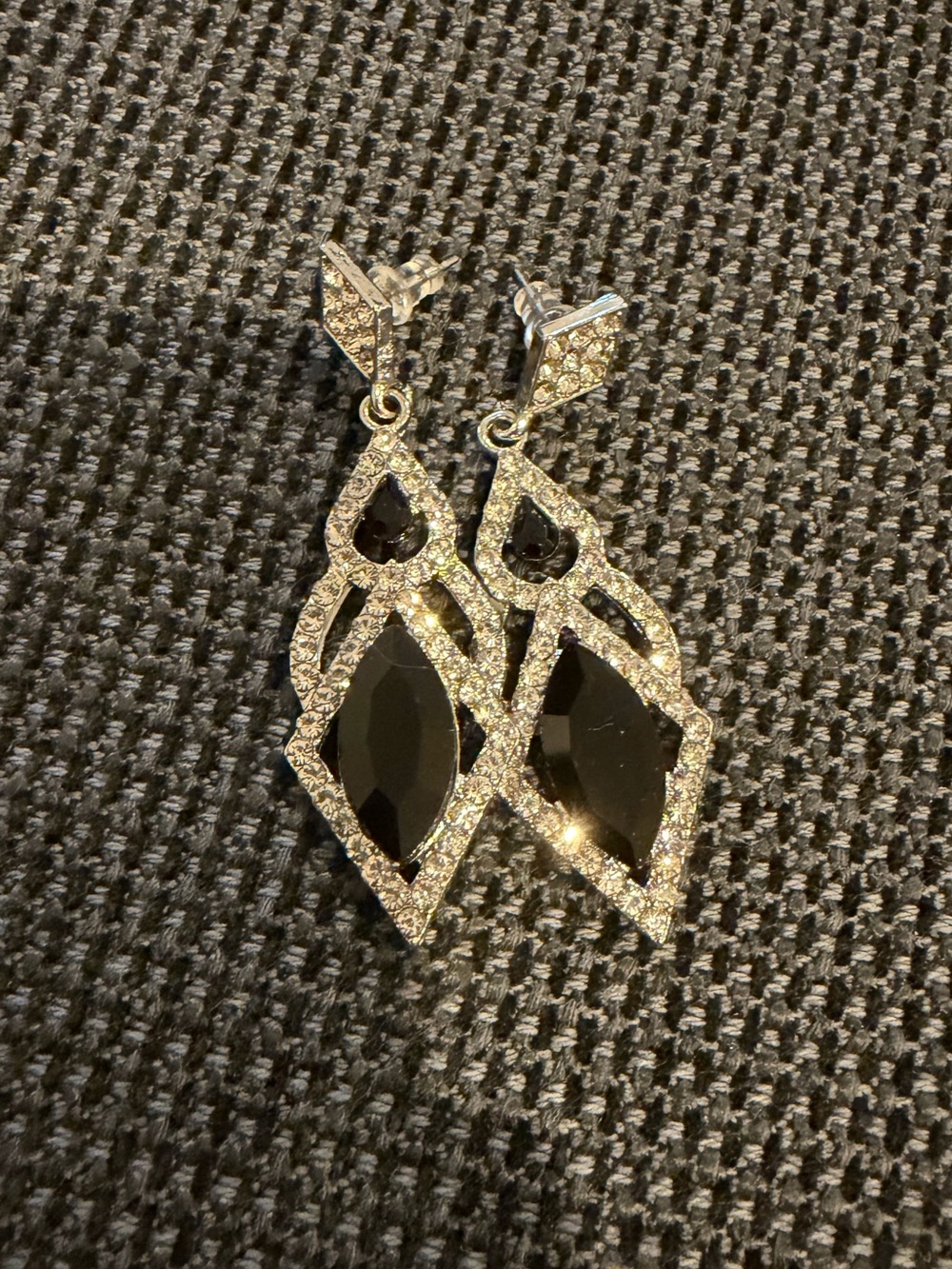 costume earrings